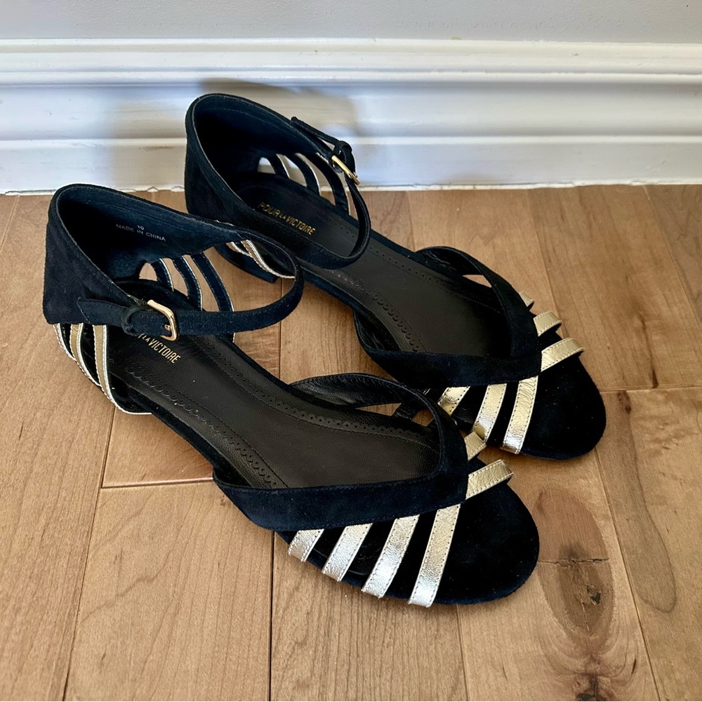 Pour La Victoire Black and Gold Sandals